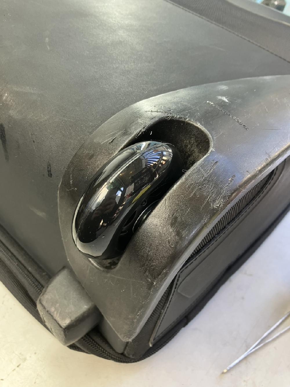 MANDARINA DUCK二輪キャスター交換