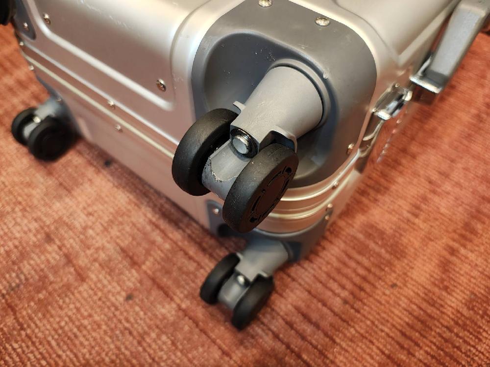 ゼロハリバートンダブルキャスター交換