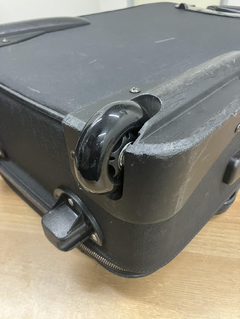 LOEWE二輪キャスター交換