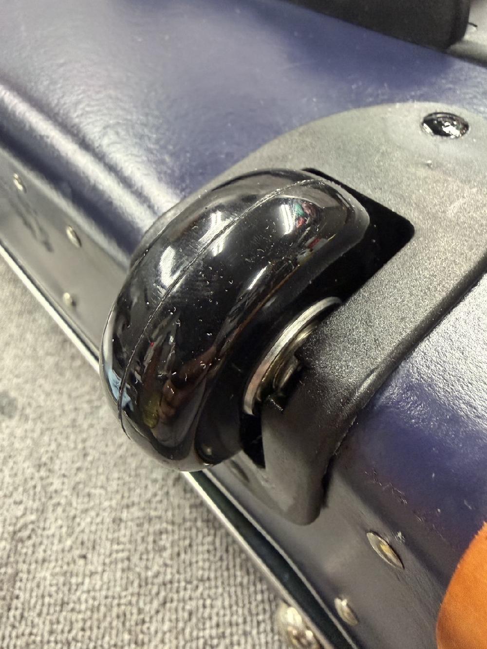 グローブトロッターキャスター交換