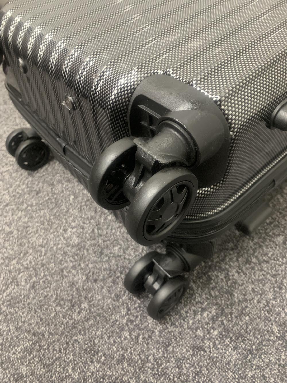 スーツケースダブルキャスター交換