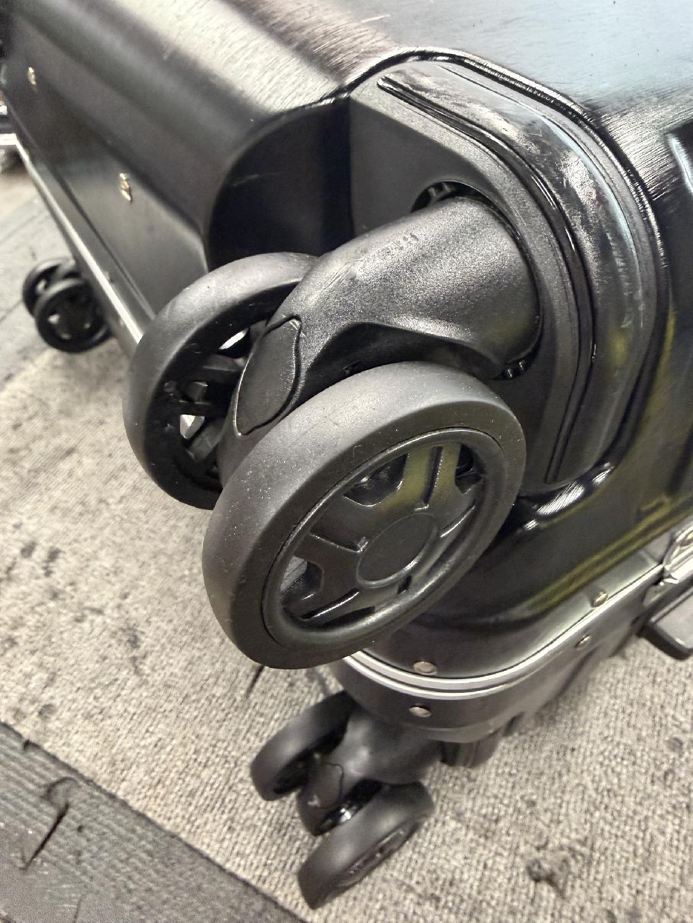 アジアラゲージダブルキャスター交換