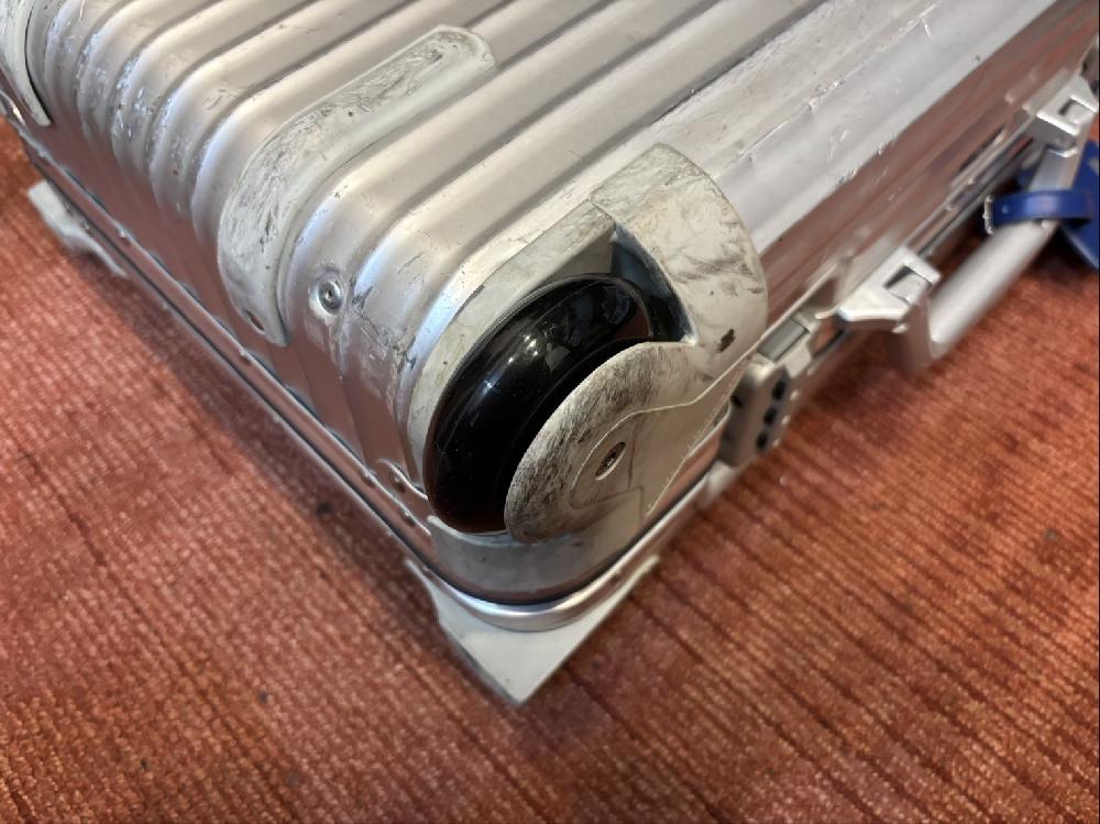 RIMOWAトパーズ キャスター交換