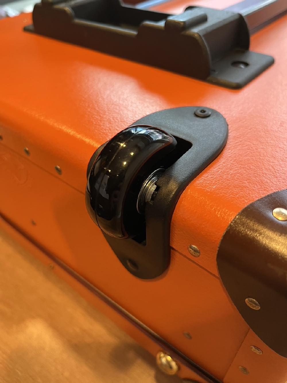 グローブトロッターキャスター交換