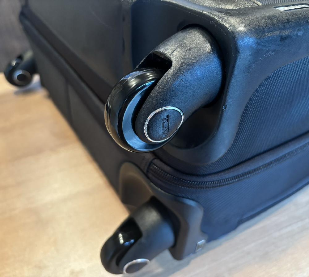 TUMIシングルキャスター交換