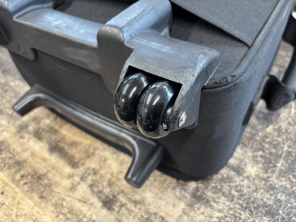 スーツケース二輪キャスター交換