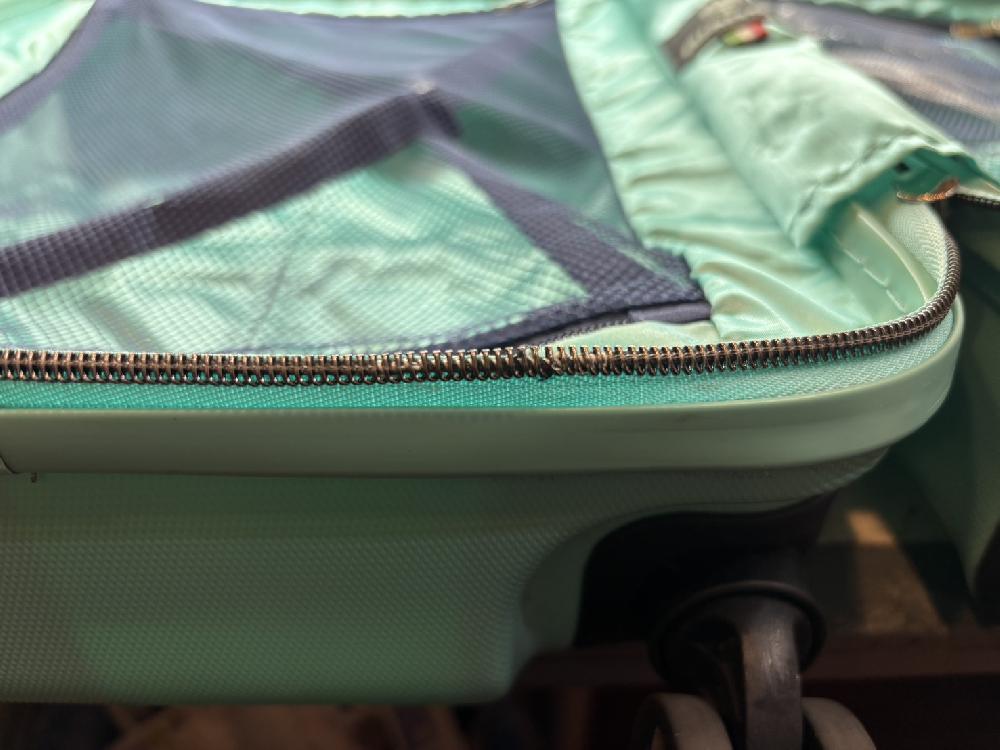 Bianchiスーツケースファスナー部分縫製修理